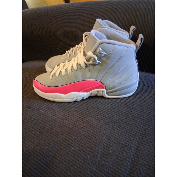 Nike Shoes Women's 8 Youth 6.5Y Air Jordan 12 XII Retro GS Wolf Grey Racer Pink - Picture 1 of 8